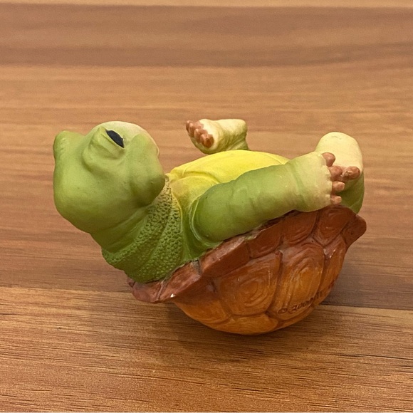 Ceramic Resin Green Turtle 2-inch Figurine - Picture 4 of 10